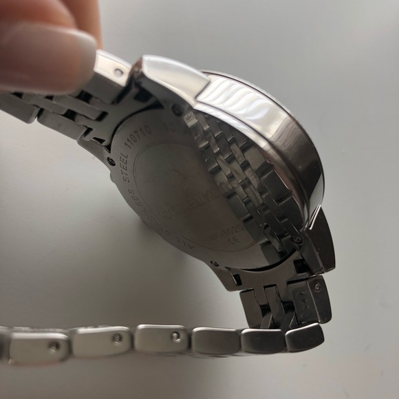 Michael Kors Watch - Picture 4 of 4